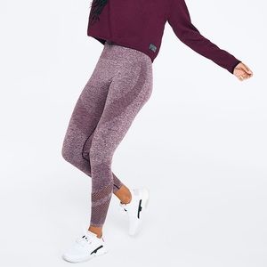 NWT PINK SEAMLESS WORKOUT TIGHT